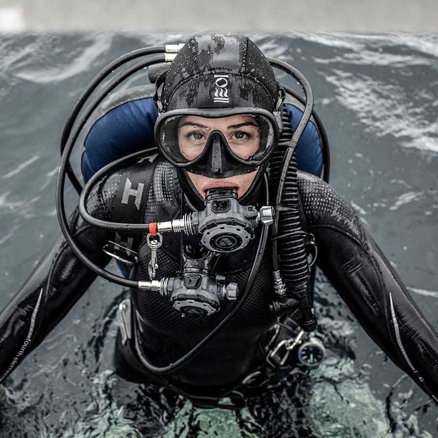 Fourth Element Xenos diver